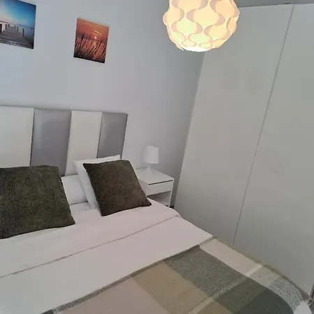 Apartamento Fuengirola شقة فوينخيرولا